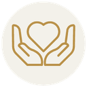 Icono de manos sosteniendo un corazón que representa la protección ante muerte accidental
